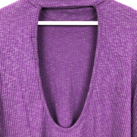 Harlow & Graham Keyhole Back Ribbed Pullover - Picture 5 of 8